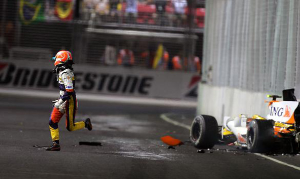 [Imagen: nelson-piquet-jr-singapore-gp-2008.jpg]